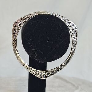 *NWOT* Silver Triangle Bracelet
